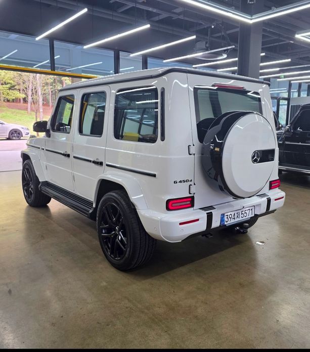 Mercedes-Benz G-Class G450d, 2025