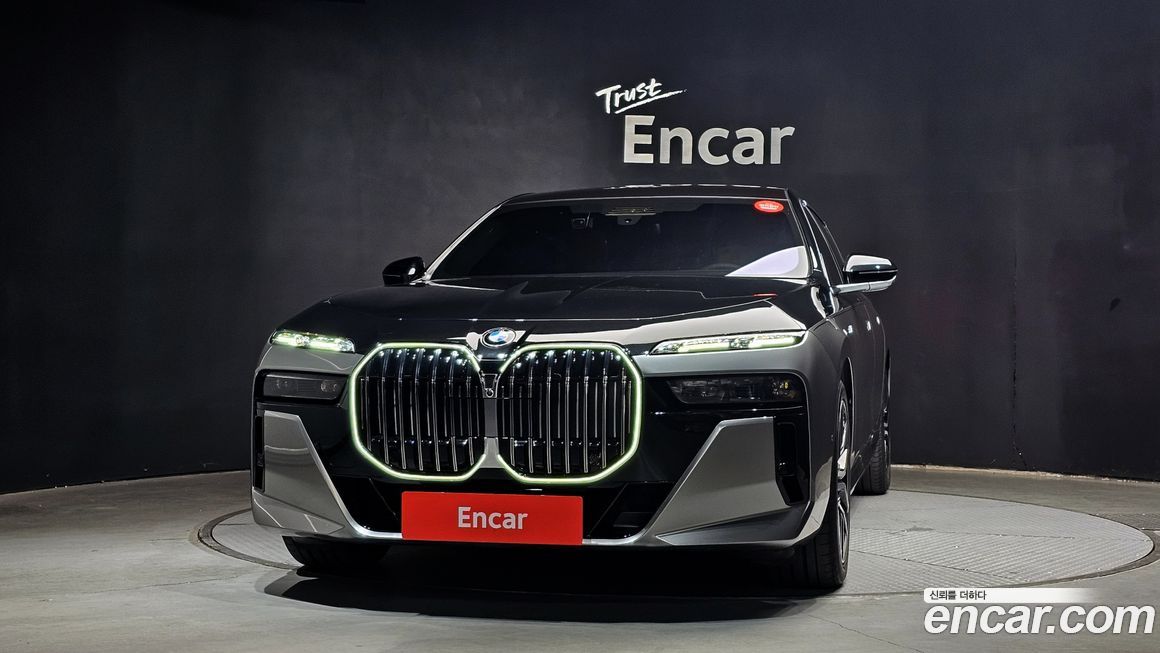 BMW 7-Series 740i xDrive M Sport, 2025