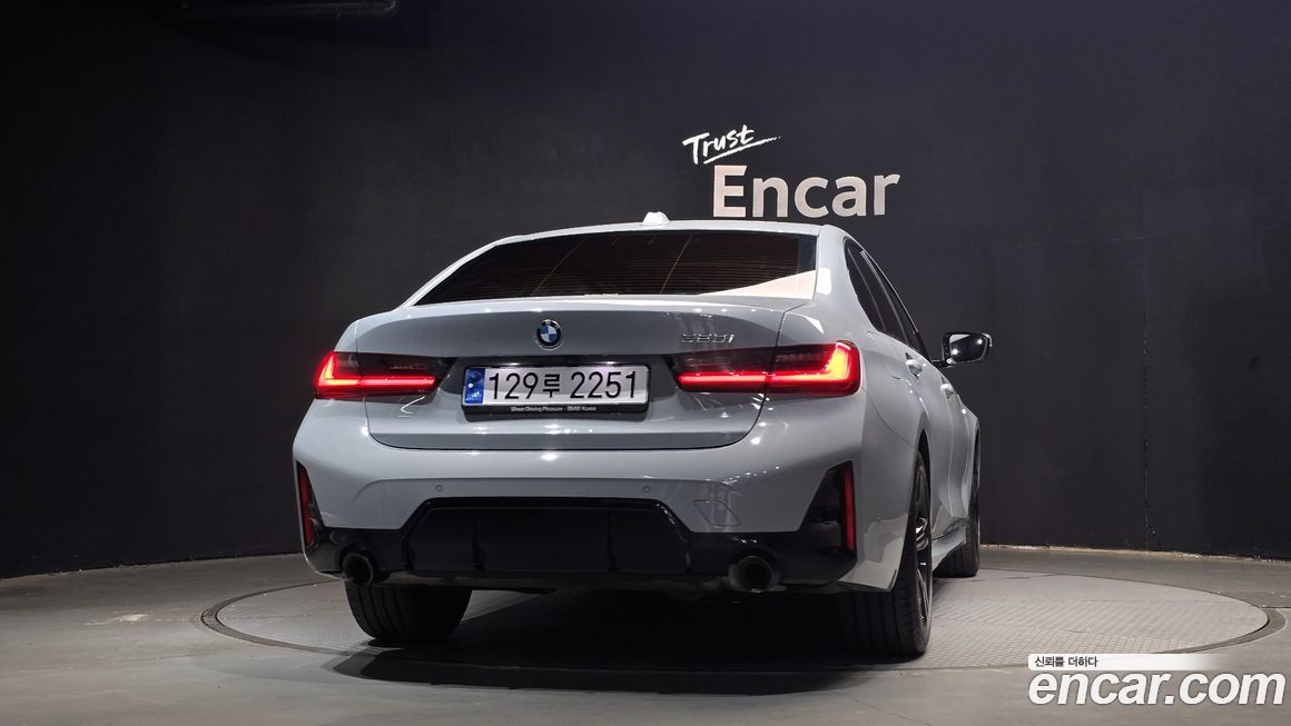 BMW 3-Series 320i M Sport, 2023