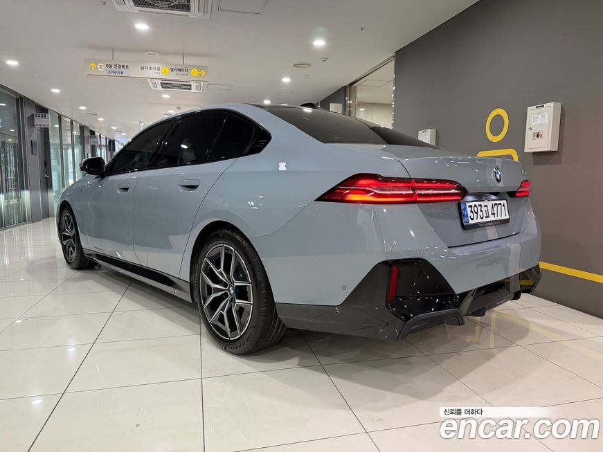 BMW 5-Series 520i M Sport, 2024
