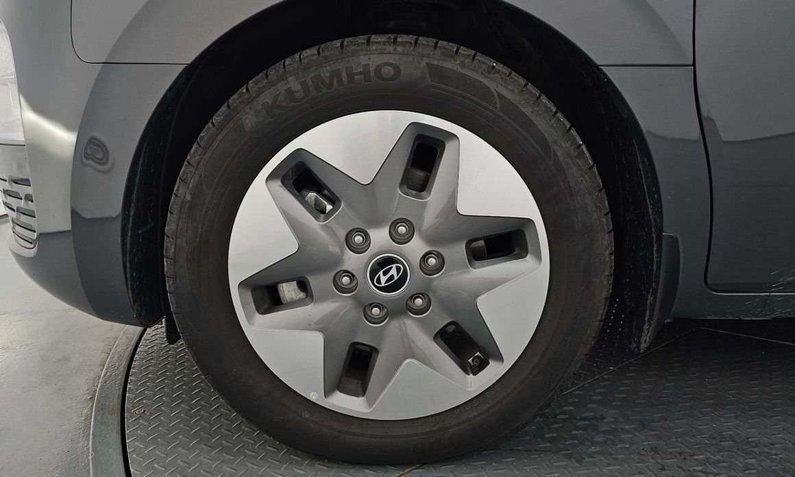 Hyundai Staria 4WD Tourer 9-Seater, 2025