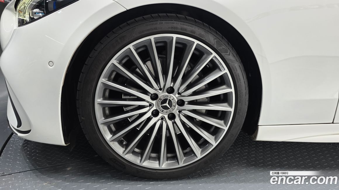 Mercedes-Benz C-Class C300 4MATIC AMG Line, 2024