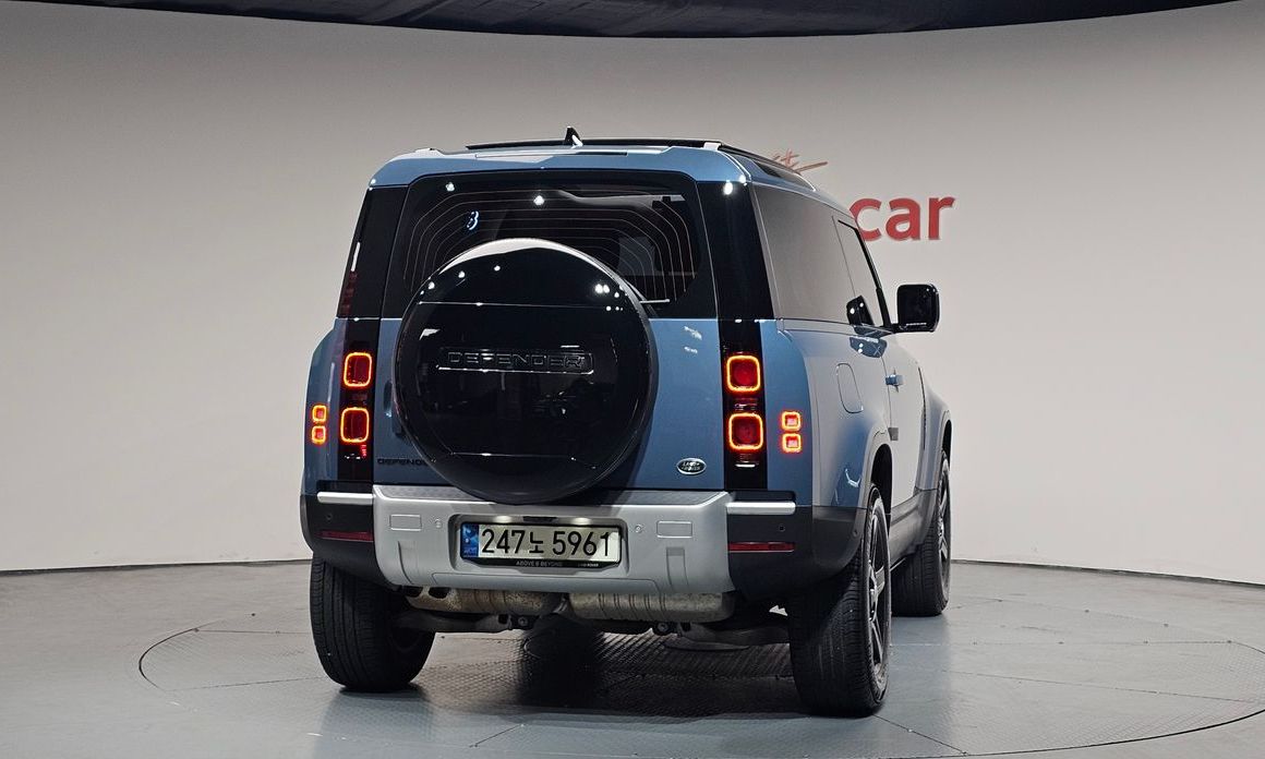 Land Rover Defender 90 D250 SE, 2022