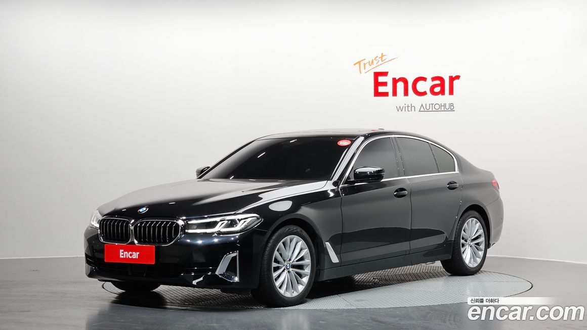 BMW 5-Series 520i Luxury, 2023