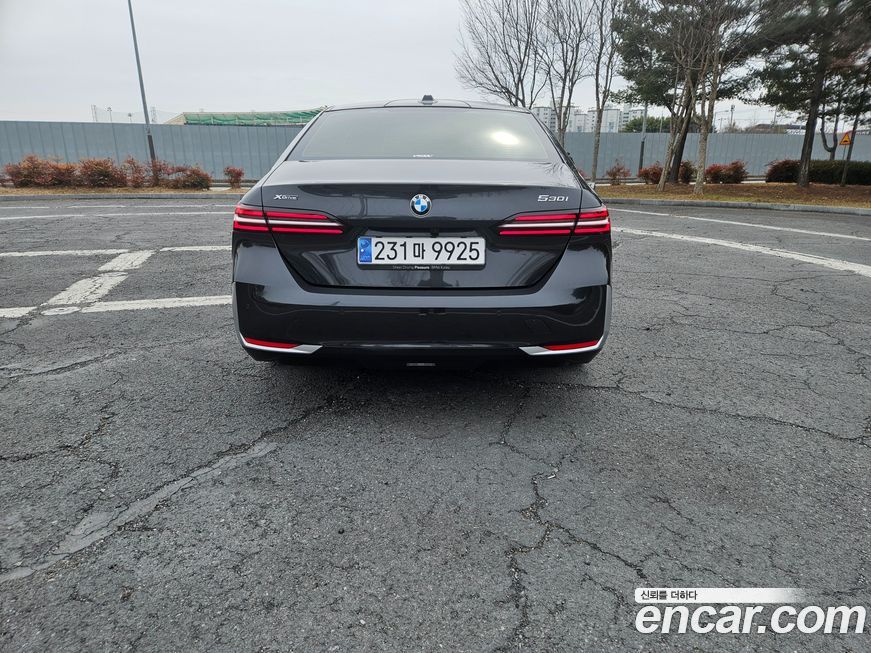 BMW 5-Series 530i xDrive, 2024