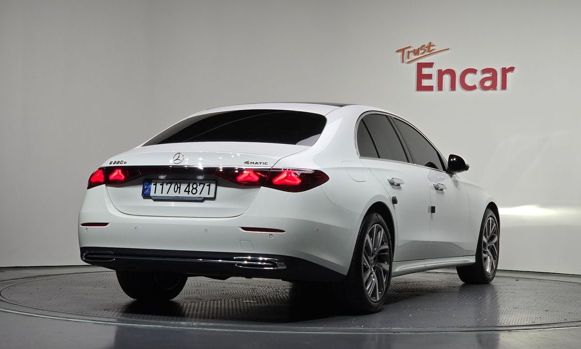 Mercedes-Benz E-Class E220d 4MATIC Exclusive, 2024