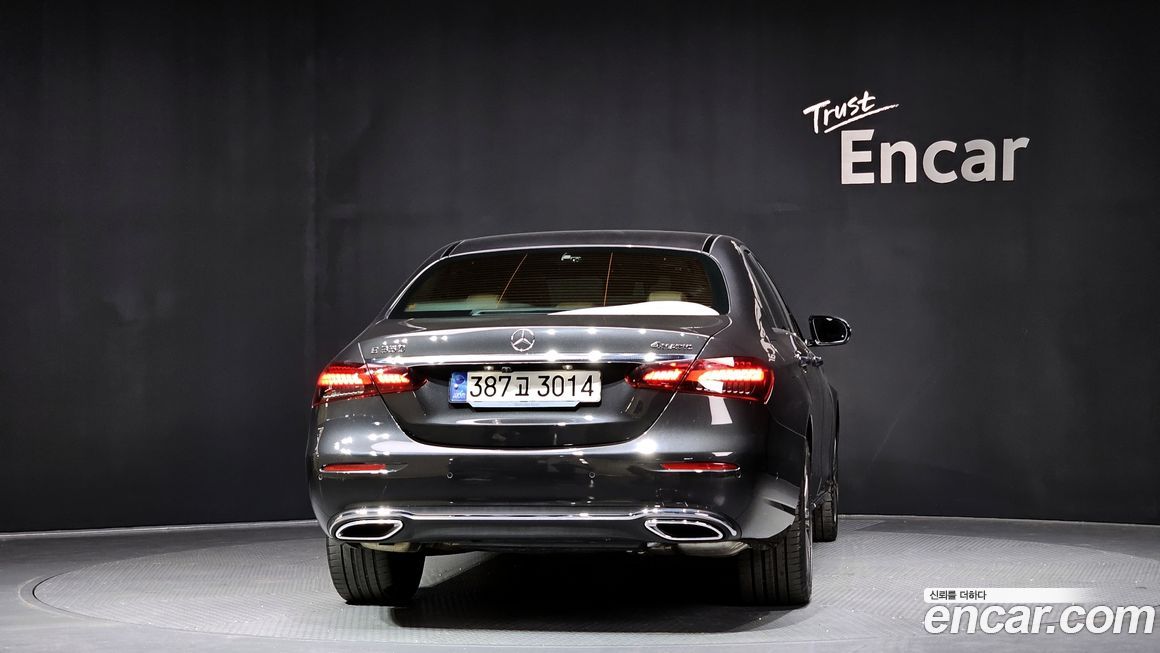 Mercedes-Benz E-Class E350 4MATIC Exclusive, 2023