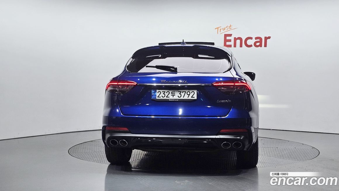 Maserati Levante 3.0 AWD Modena, 2022