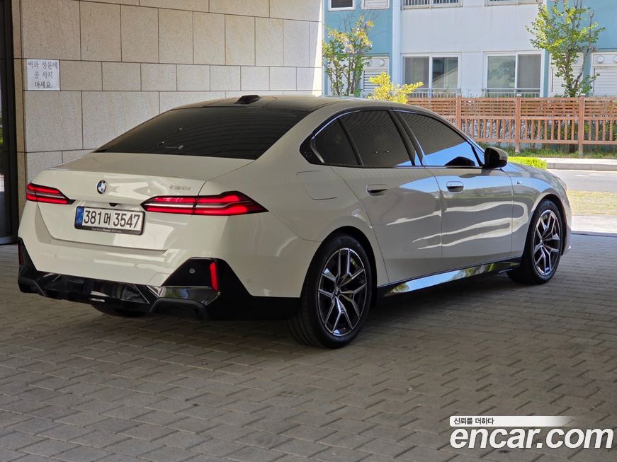 BMW 5-Series 520i M Sport, 2025
