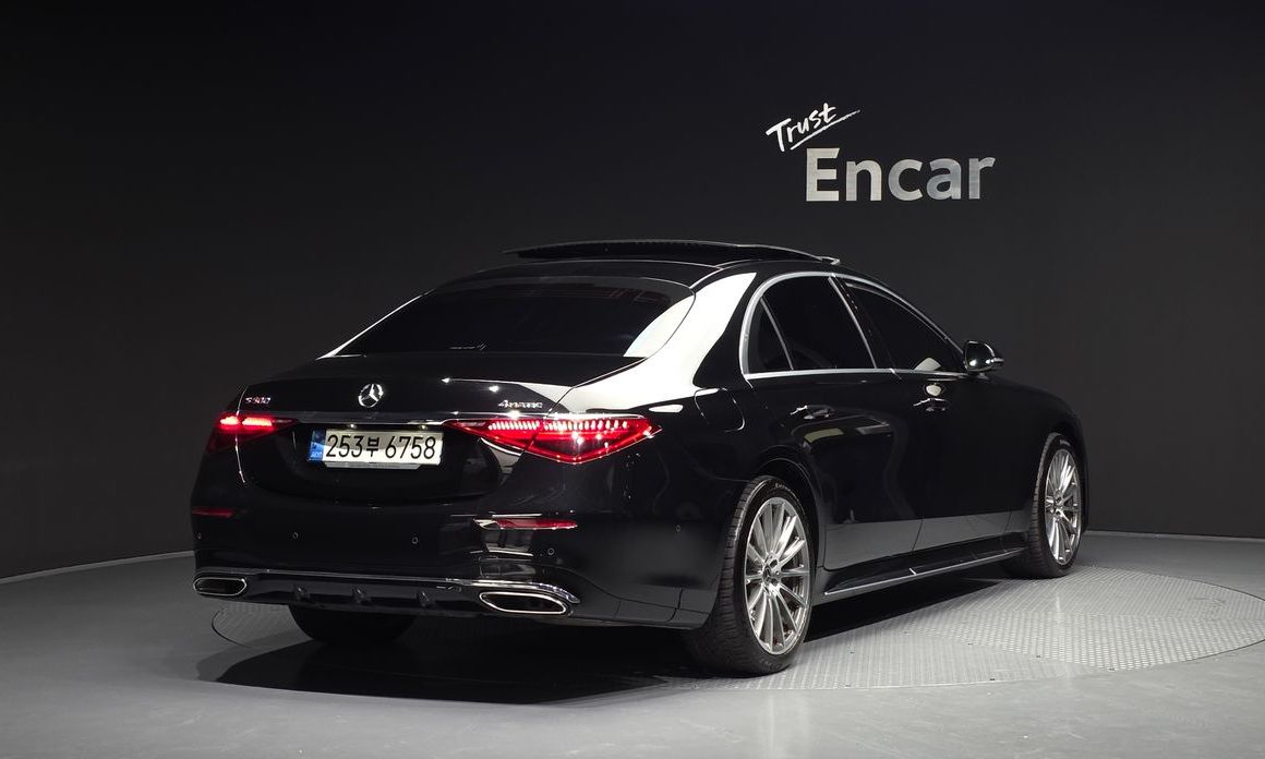 Mercedes-Benz S-Class S500L 4MATIC, 2022