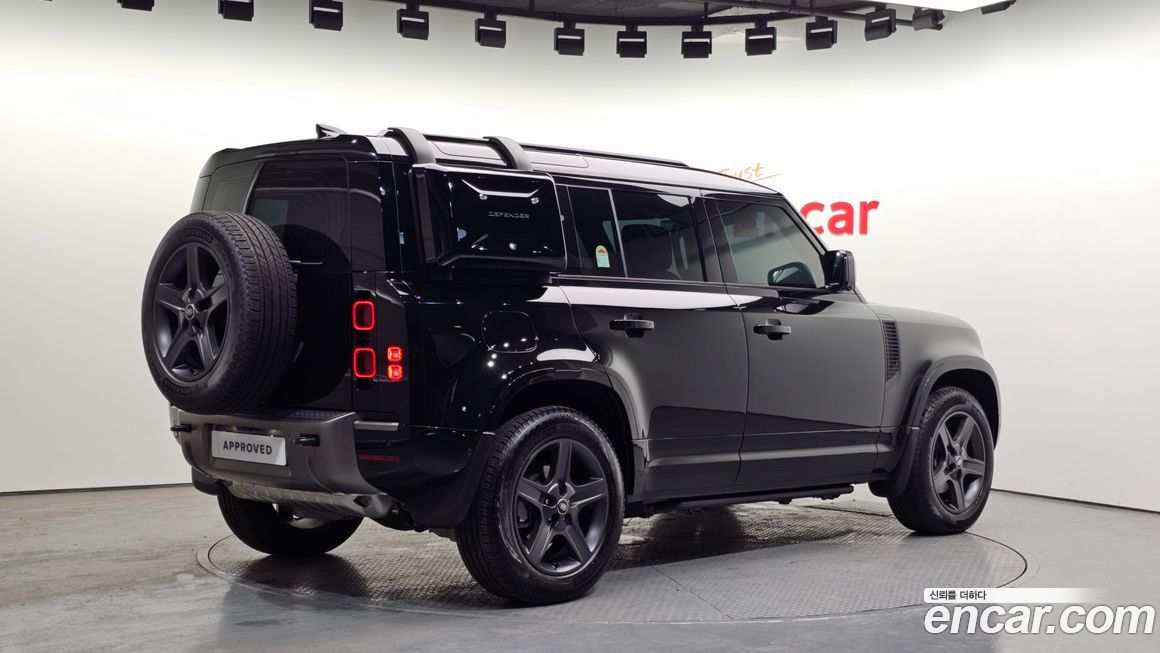 Land Rover Defender 110 P300 X-Dynamic SE, 2025