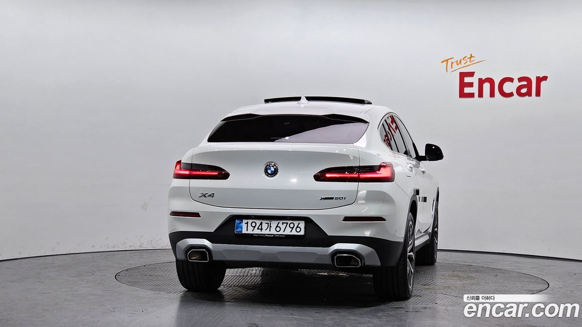 BMW X4 xDrive20i xLine, 2025