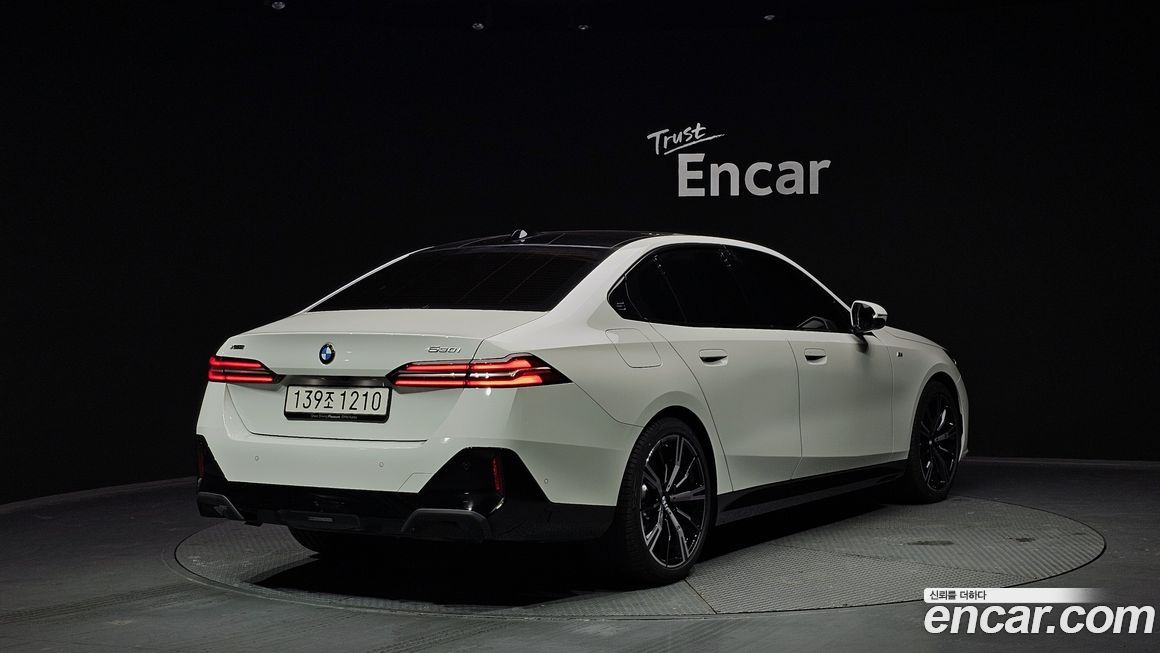 BMW 5-Series 530i xDrive M Sport, 2025