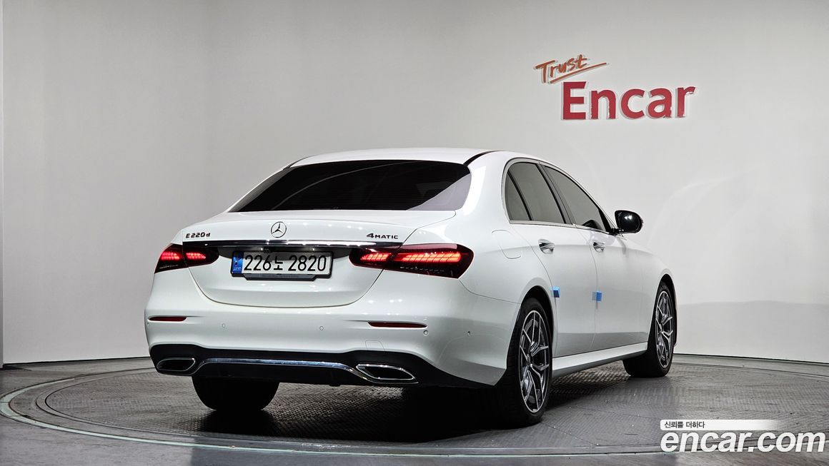 Mercedes-Benz E-Class E220d 4MATIC AMG Line, 2022