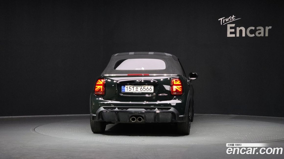 Mini Cooper Convertible JCW, 2024