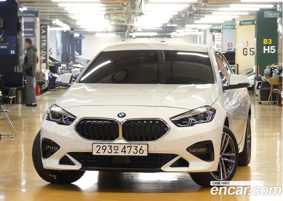 BMW 2-Series 220i Sport, 2024