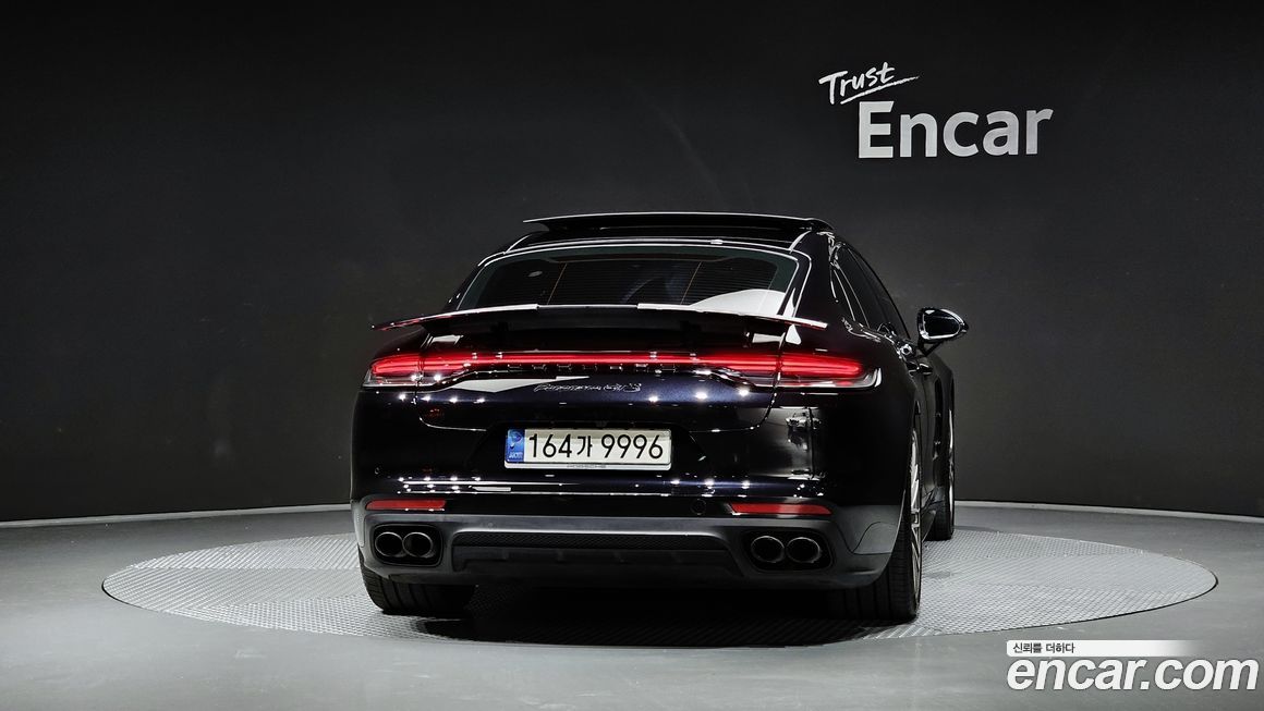 Porsche Panamera 4.0 GTS, 2023