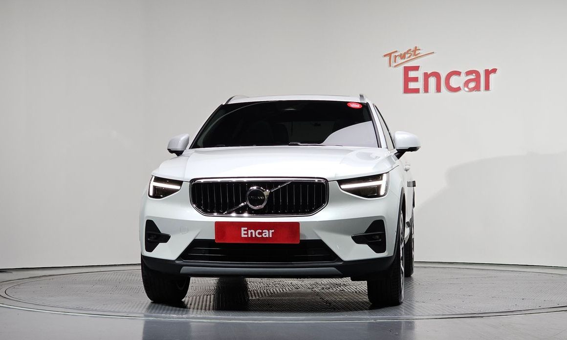 Volvo XC40 B4 Ultimate Bright, 2024