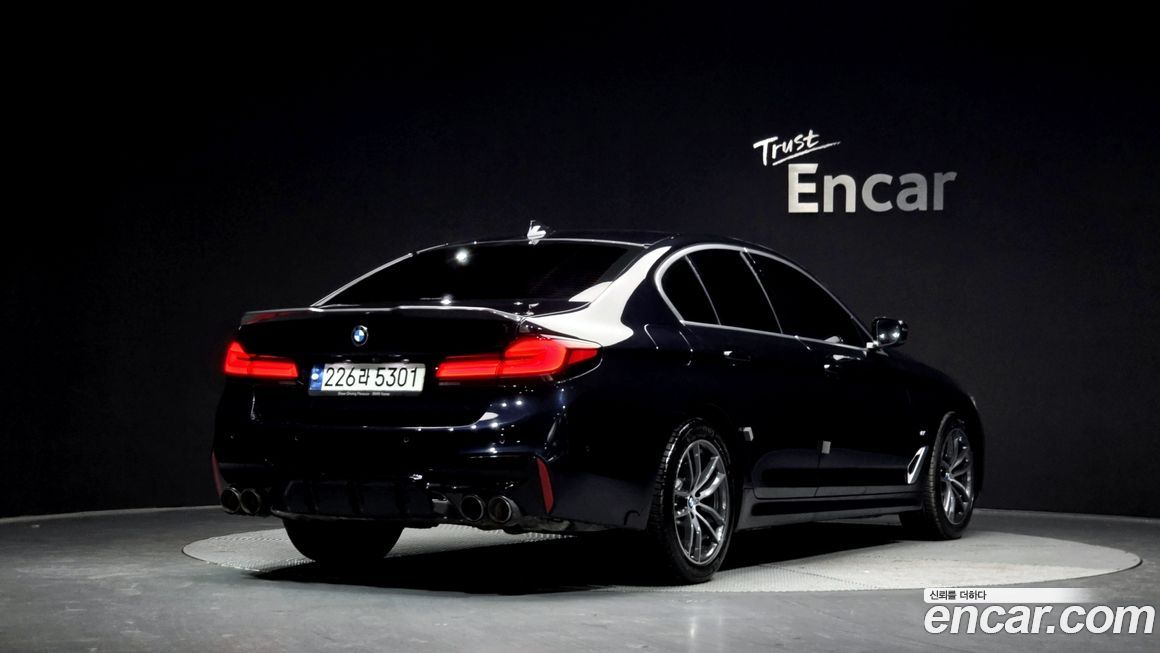 BMW 5-Series 520i M Sport, 2023