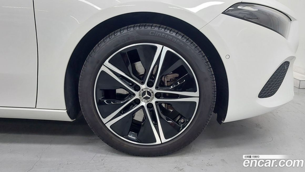 Mercedes-Benz A-Class A220 Sedan, 2024