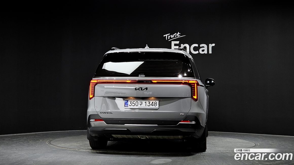 Kia Carnival 7-Seater Gravity, 2025