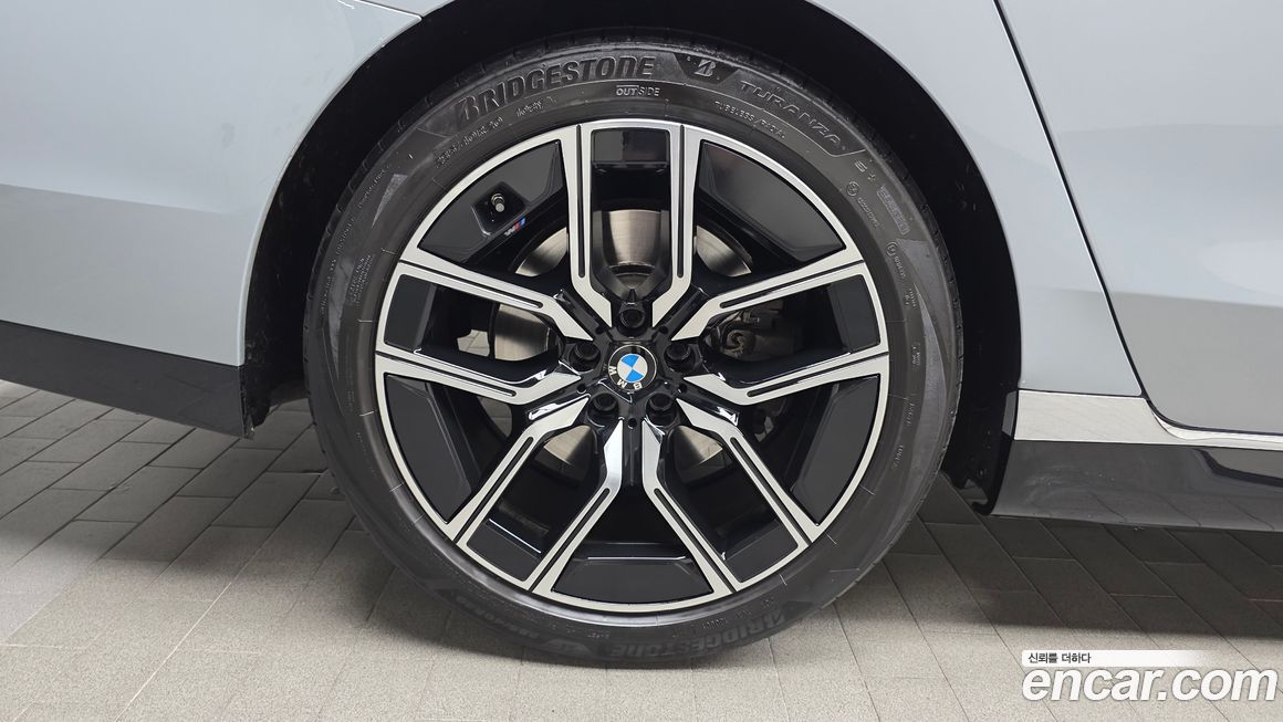 BMW 7-Series 740i sDrive M Sport, 2023