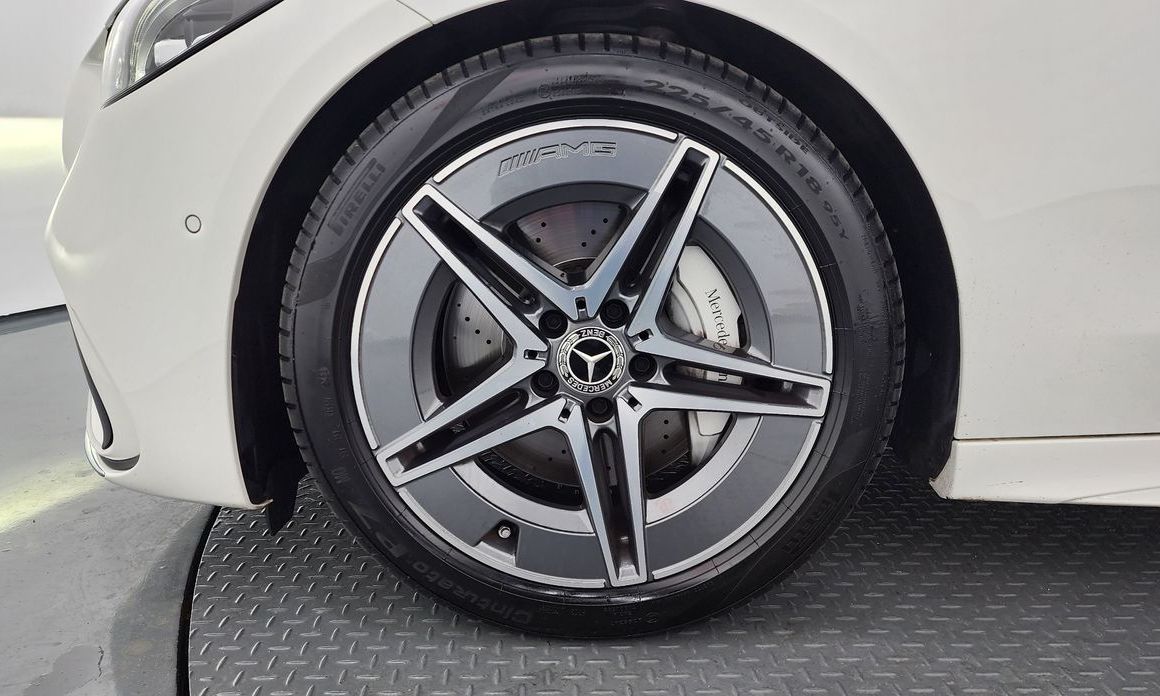 Mercedes-Benz C-Class C200 AMG Line, 2025