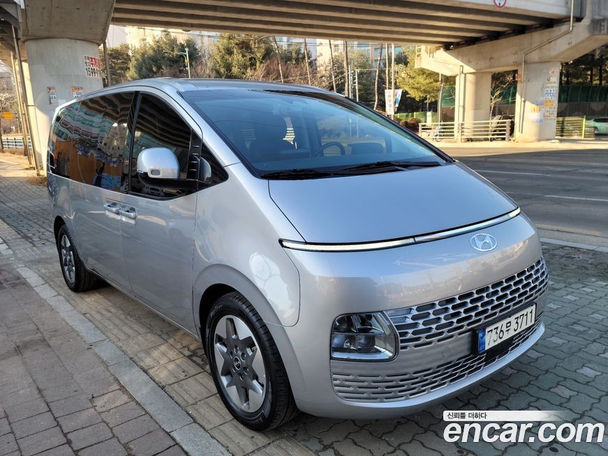 Hyundai Staria 4WD Tourer 11-Seater, 2024