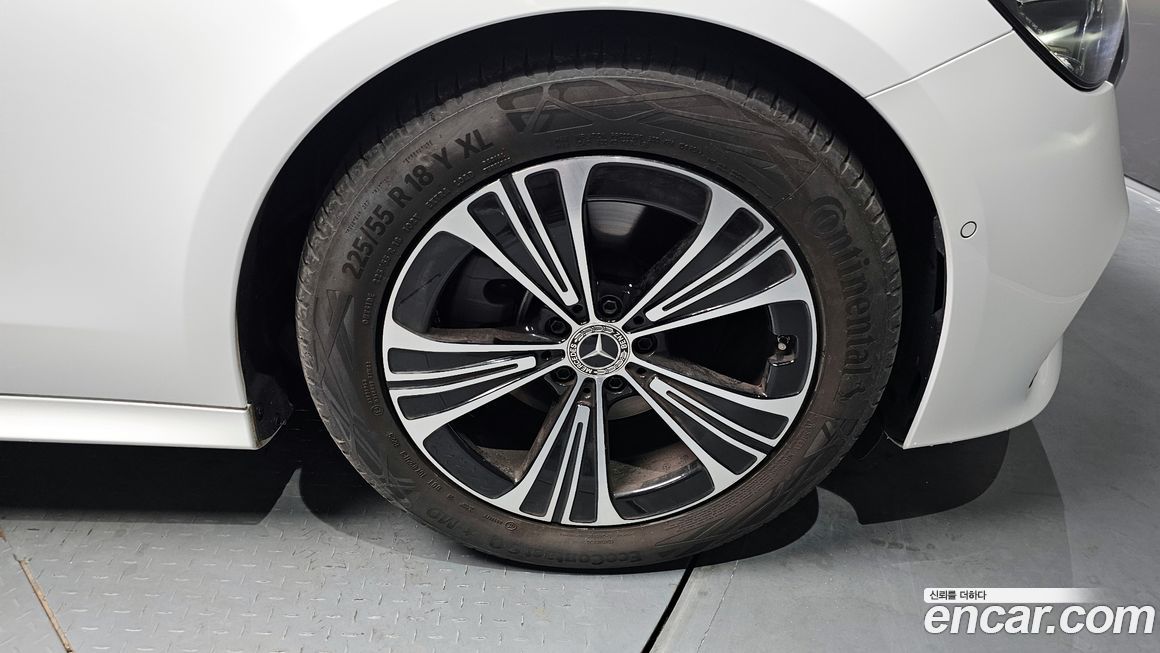 Mercedes-Benz E-Class E200 Avantgarde, 2025