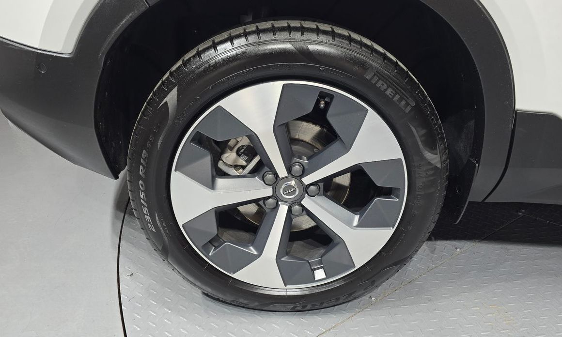 Volvo XC40 B4 Ultra Bright, 2025