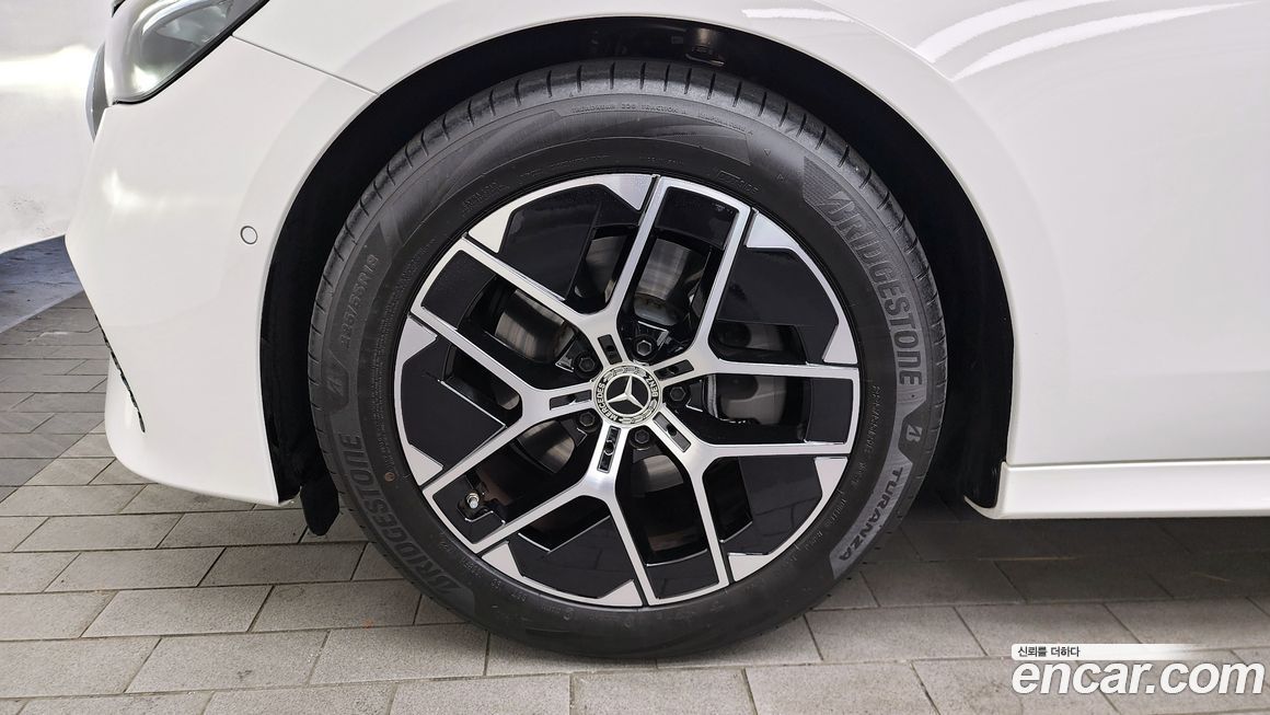 Mercedes-Benz E-Class E200 Avantgarde, 2025