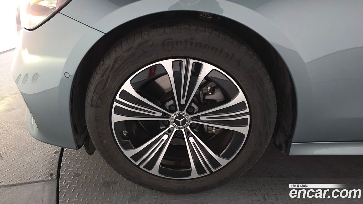 Mercedes-Benz E-Class E200 Avantgarde, 2025