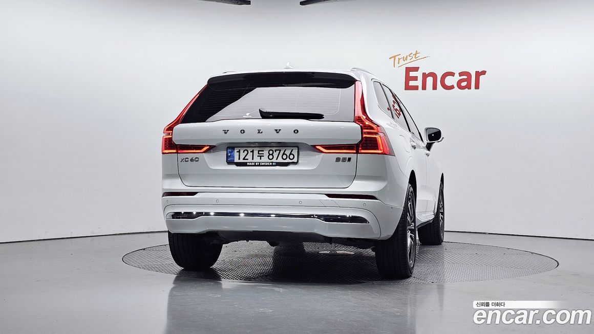 Volvo XC60 B5 Inscription, 2022