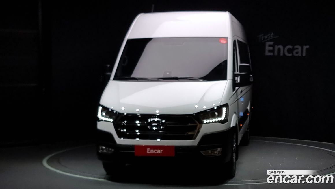 Hyundai Solati 15-seater, 2025