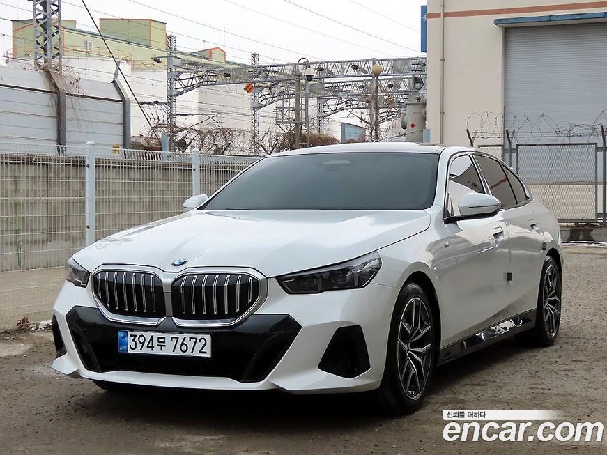 BMW 5-Series 523d M Sport, 2025