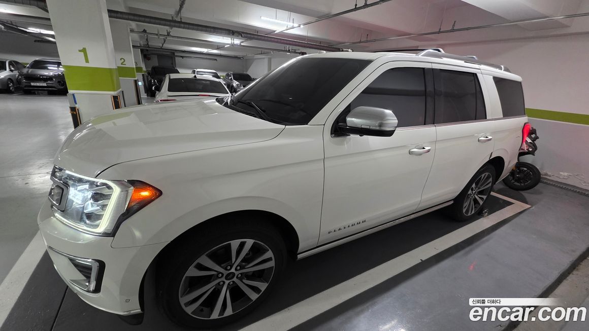 Ford Expedition Platinum 4WD, 2021