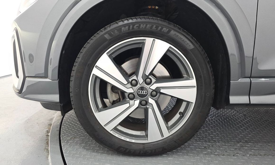 Audi Q2 35 TDI Premium, 2023