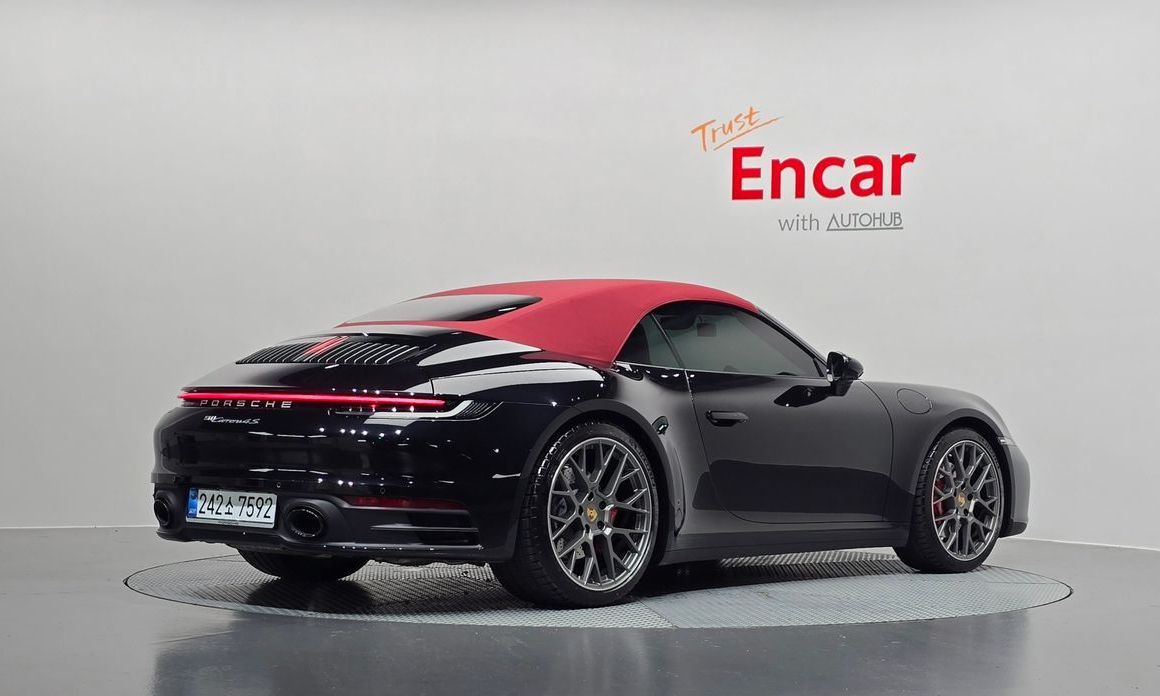 Porsche 911 Carrera 4S Cabriolet, 2024