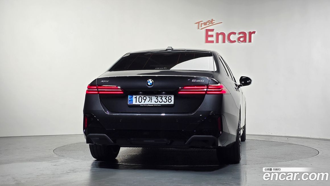 BMW 5-Series 530i xDrive, 2024