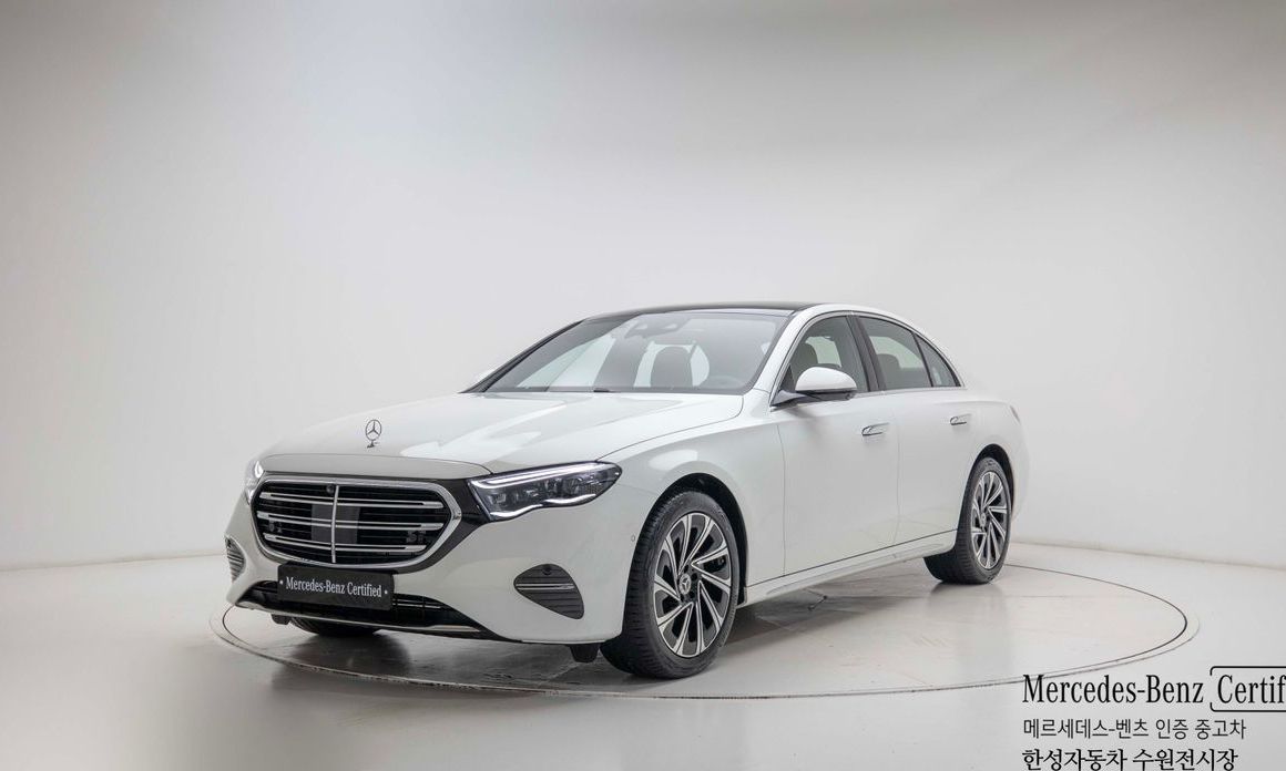 Mercedes-Benz E-Class E300 4MATIC Exclusive, 2026