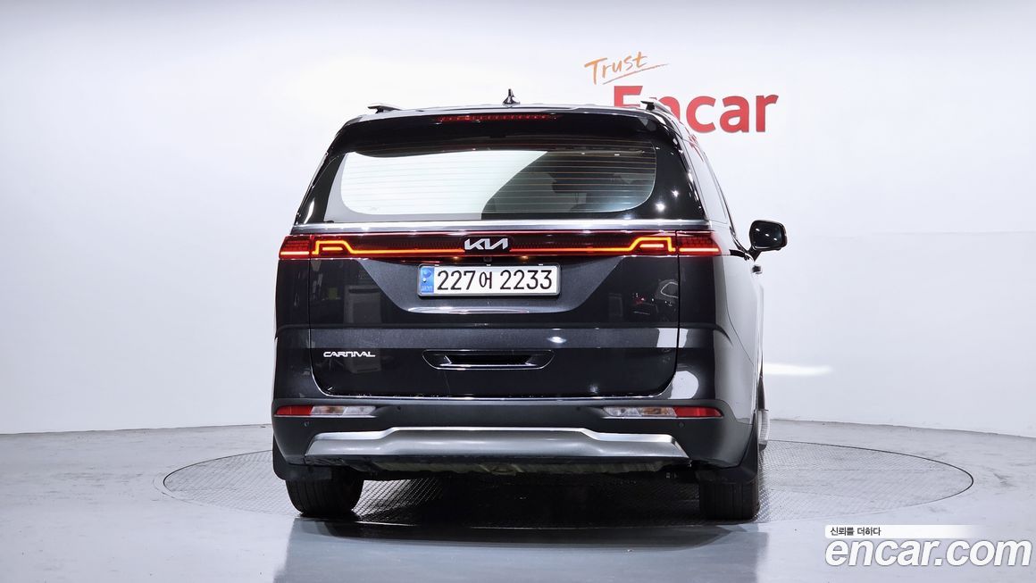 Kia Carnival 9-Seater Signature, 2023
