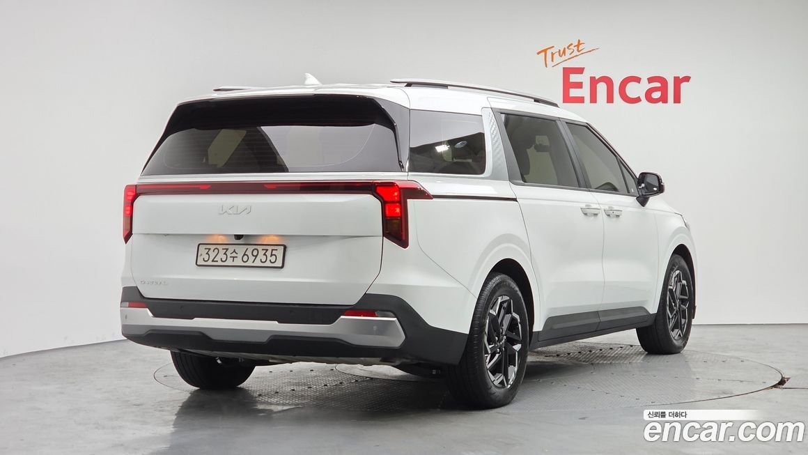 Kia Carnival 9-Seater Prestige, 2024