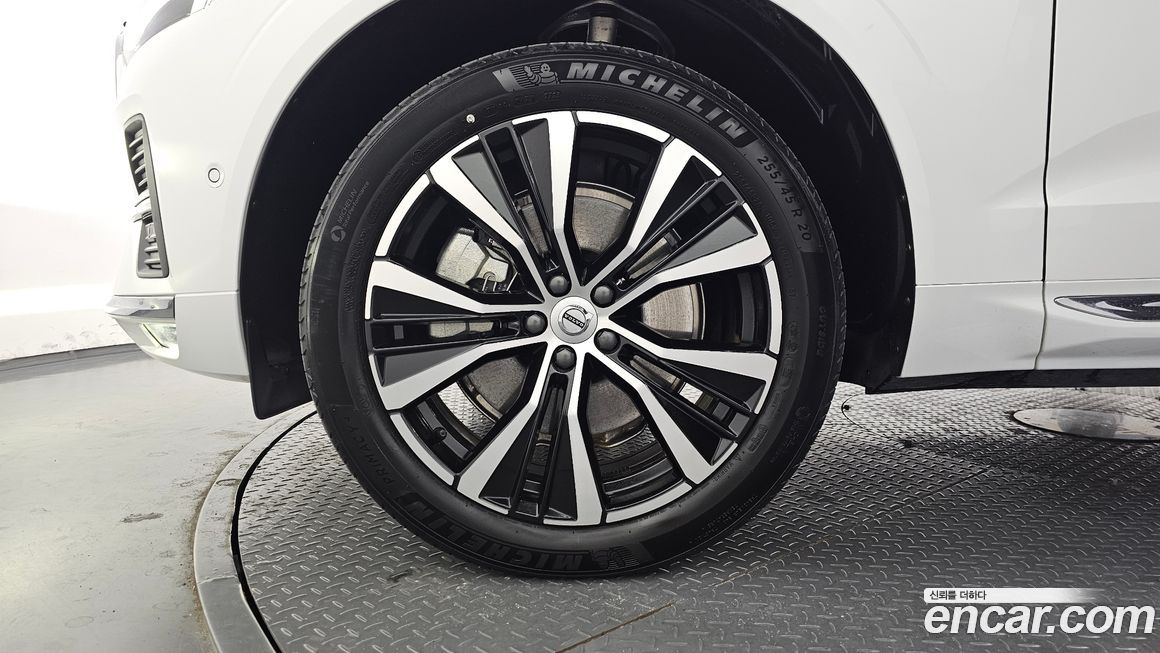 Volvo XC60 B6 Ultimate Bright, 2024