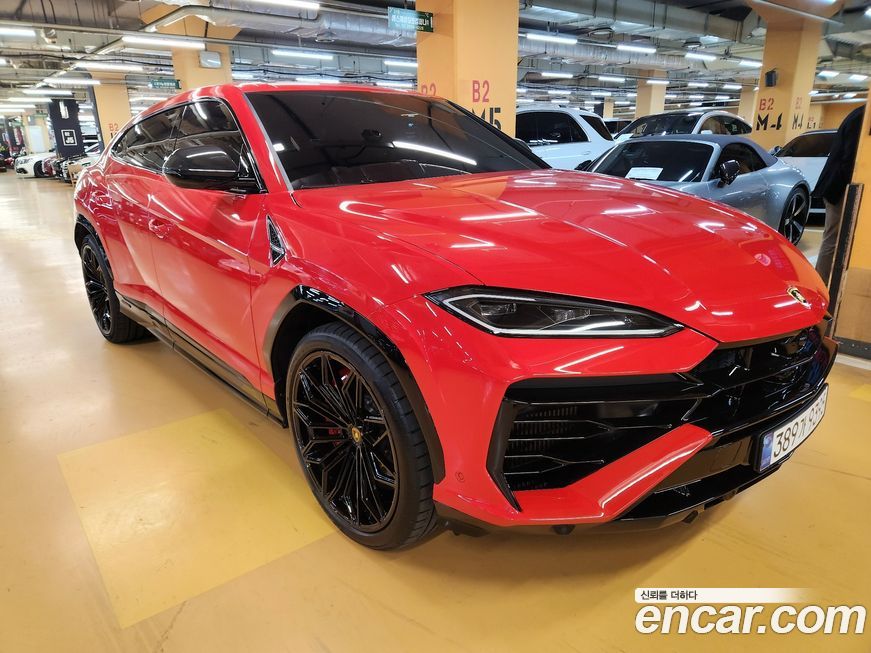 Lamborghini Urus 4.0 V8 SE, 2025