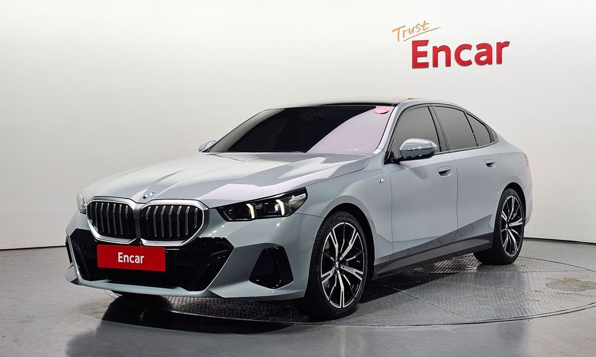 BMW 5-Series 530i xDrive M Sport, 2025