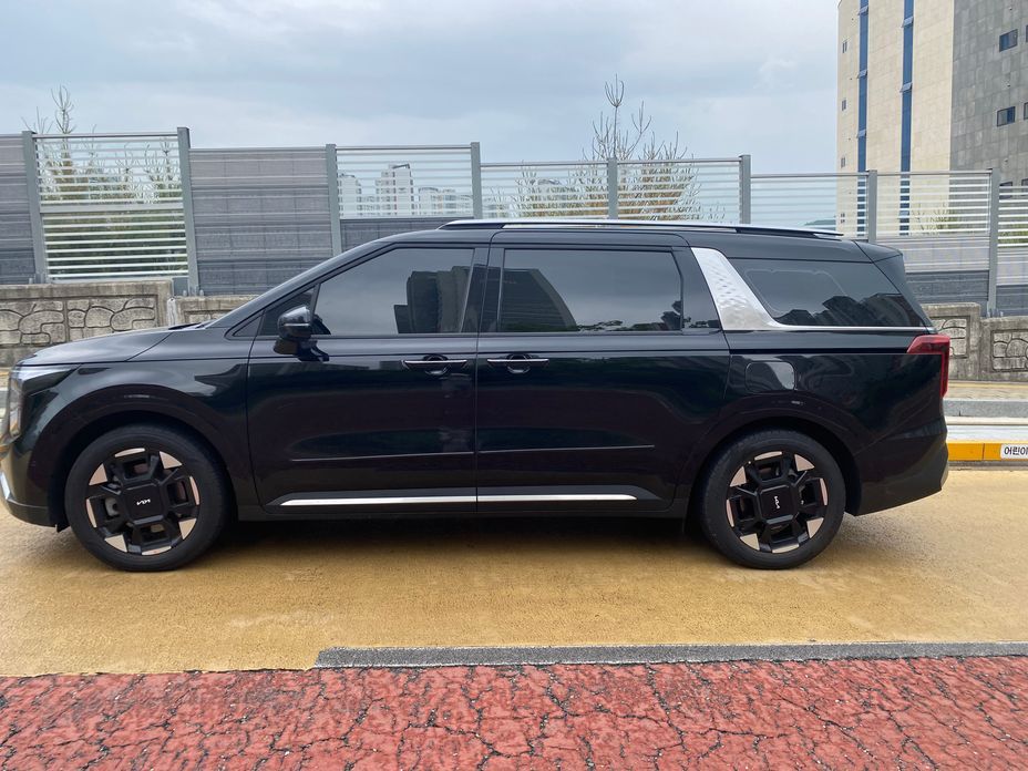 Kia Carnival 9-Seater Noblesse, 2025