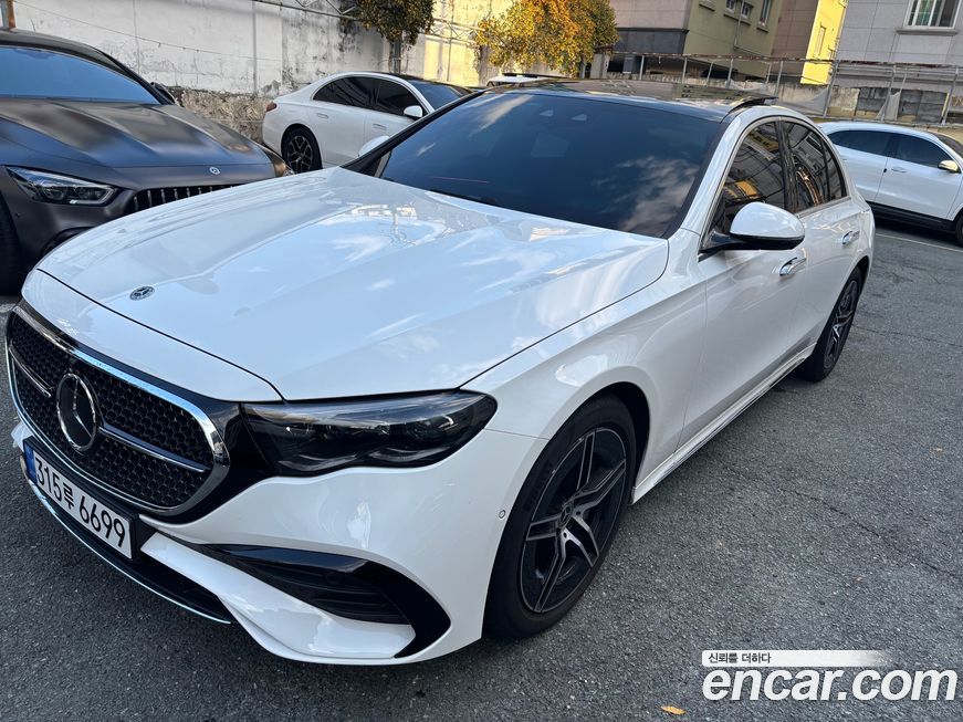 Mercedes-Benz E-Class E300 4MATIC AMG Line, 2024