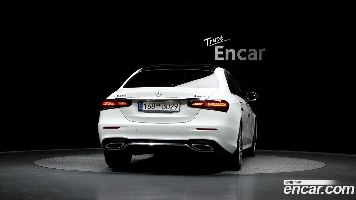 Mercedes-Benz E-Class E350 4MATIC AMG Line, 2022
