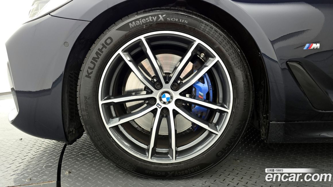 BMW 5-Series 520i M Sport, 2023