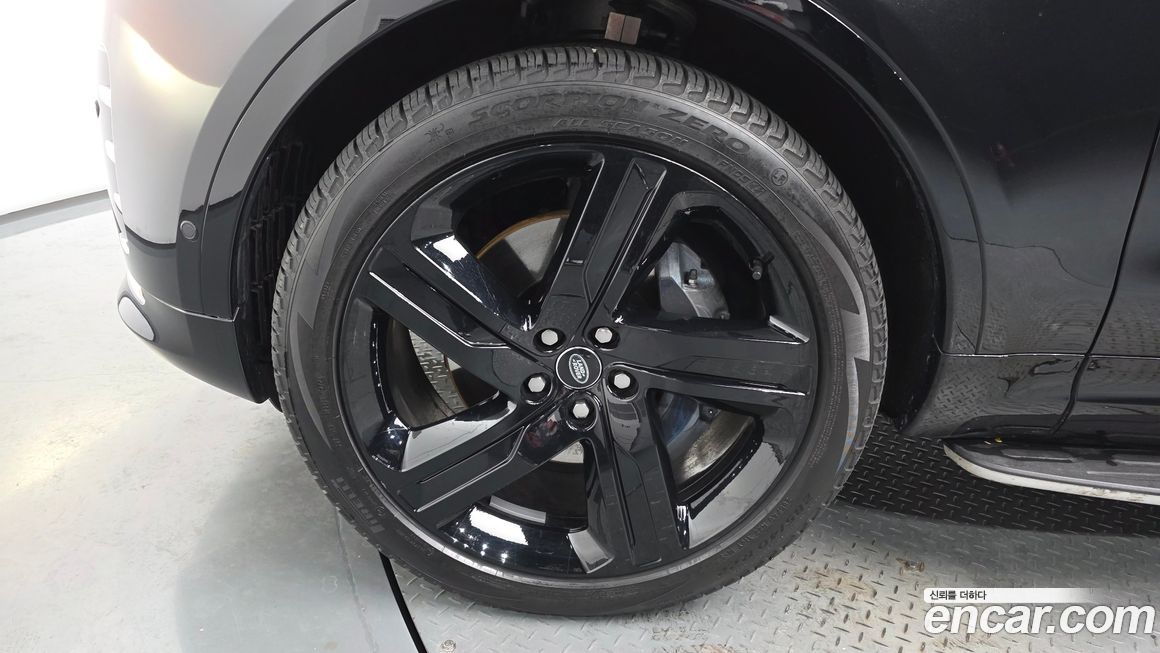 Land Rover Discovery P360 Dynamic HSE, 2025